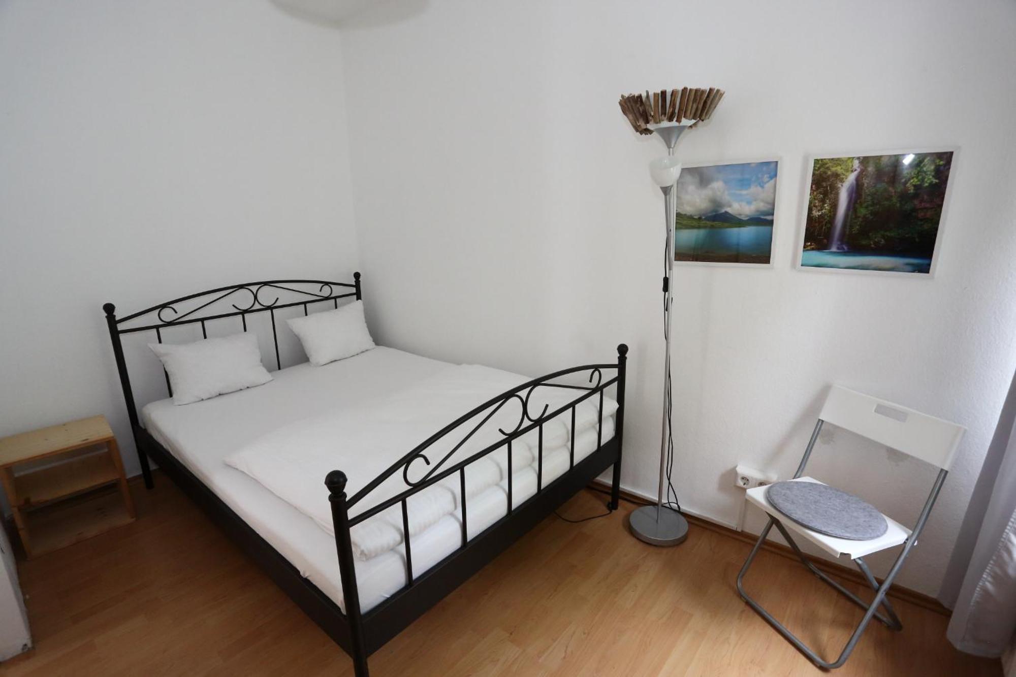 Single Room with Shared Bathroom,1681787495:JPEG