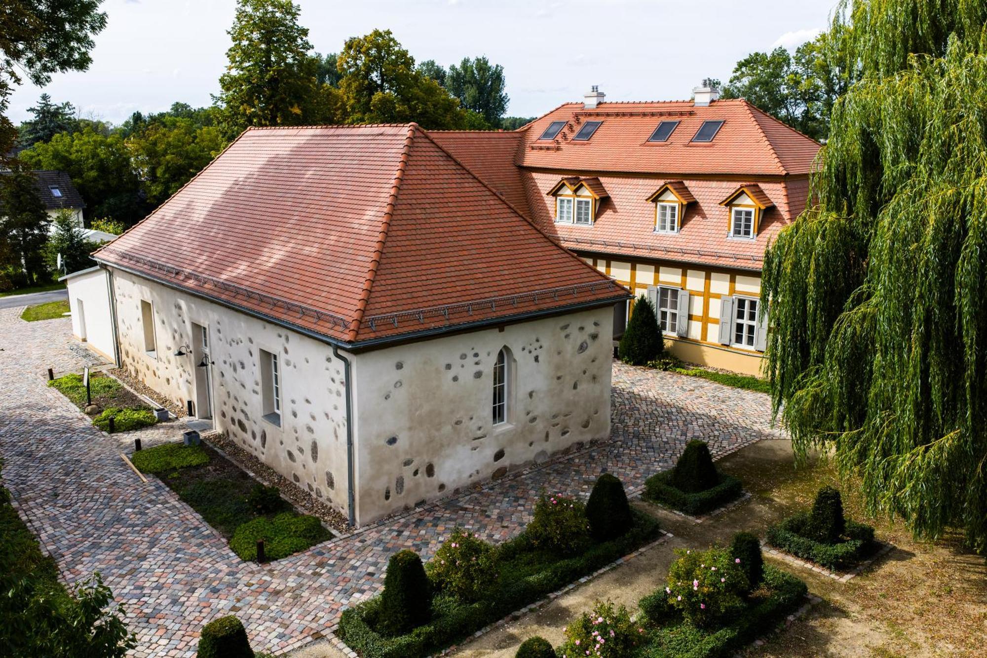 Three-Bedroom House,1710973589:JPEG