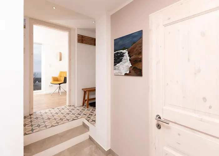 Haus Waterkant - traumhafter Meerblick und Garten Sassnitz